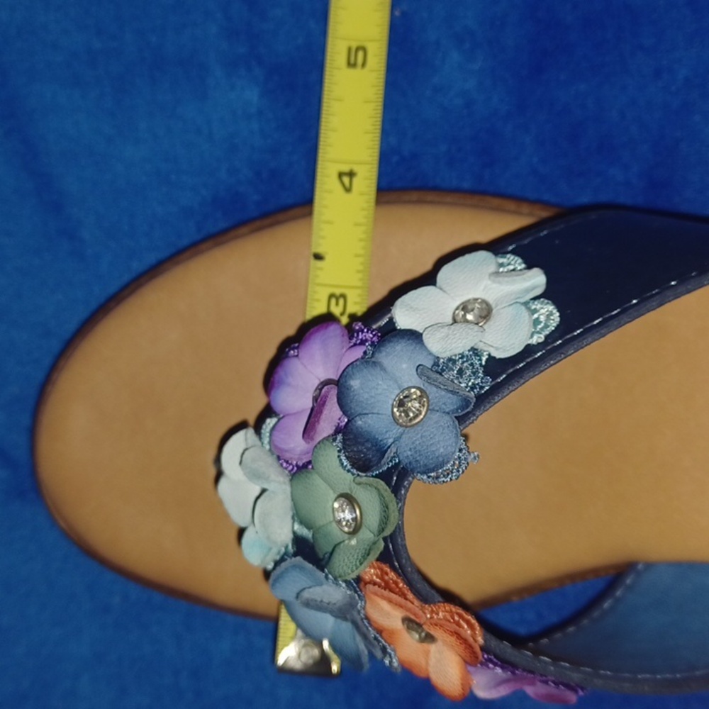 Tuscany By Easy Street Womens Giordana Navy Thong Sandals Shoes NWT sz 8 - Picture 6 of 7